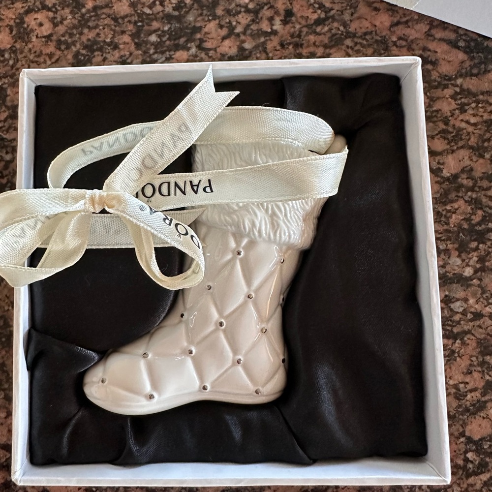 Pandora Snow boot Limited Edition 2012 Collectors Ornament